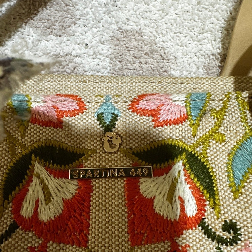 Spartina 449 Floral Embroidered Linen Tote Bag Tan Tassel Charm - Picture 3 of 6